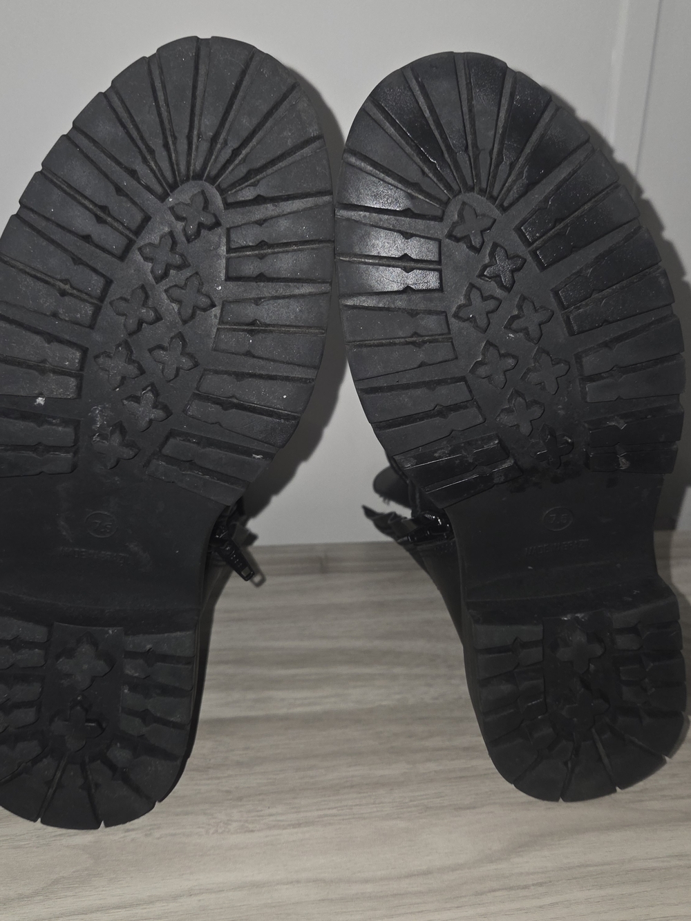 Steve Madden Black Lace-Up Combat Boots with Side Zipper Y2k 71/2 . - Picture 5 of 9
